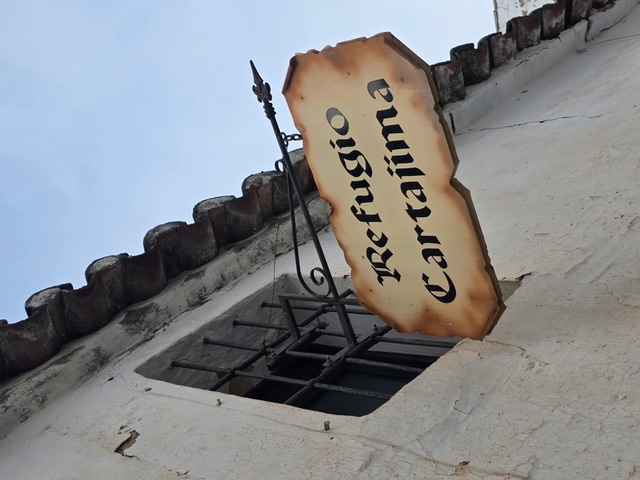 Sign. Photo © Karethe Linaae